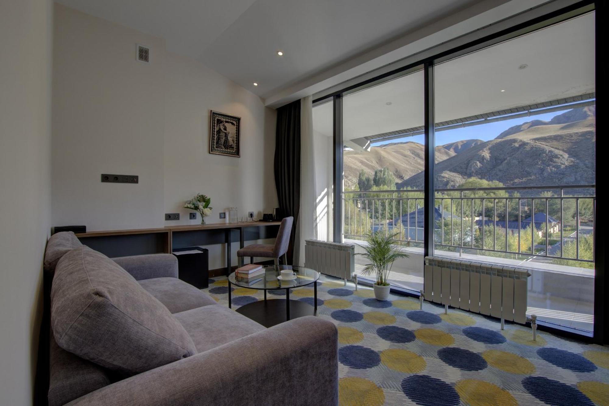 Grand Khan Tengri 4* Naryn المظهر الخارجي الصورة